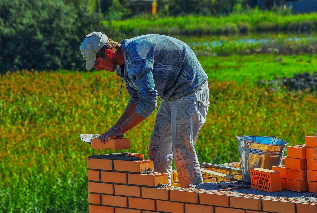 Construction brique : caractéristiques, variantes, prix