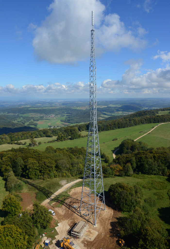 Tour métallique de télécommunication de 150 mètres conçue et réalisée avec Megastructures